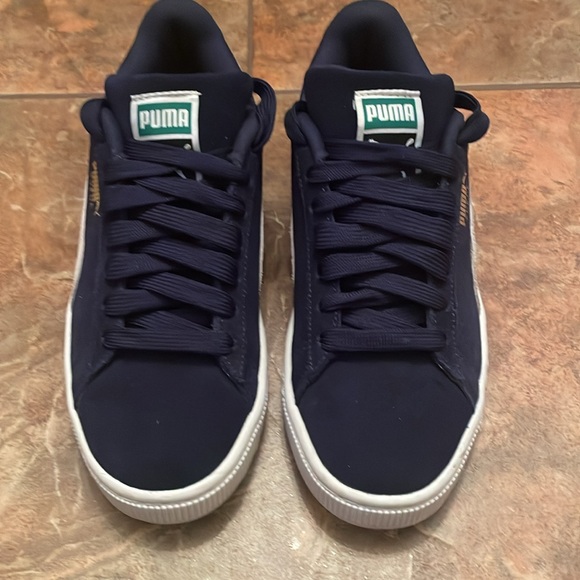 EUC Puma sneakers - Picture 2 of 11